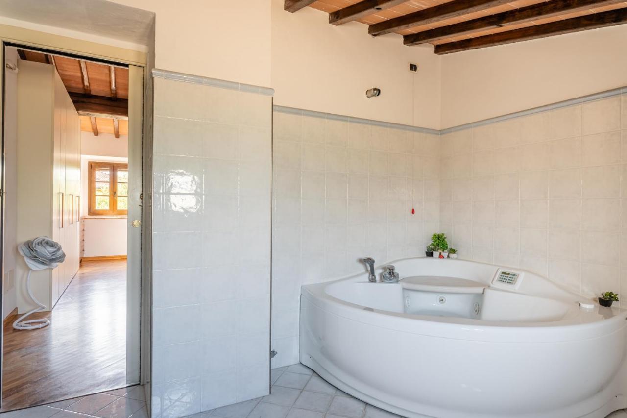 Casa Vecchia Rooms And Parking Gambassi Terme Exterior foto